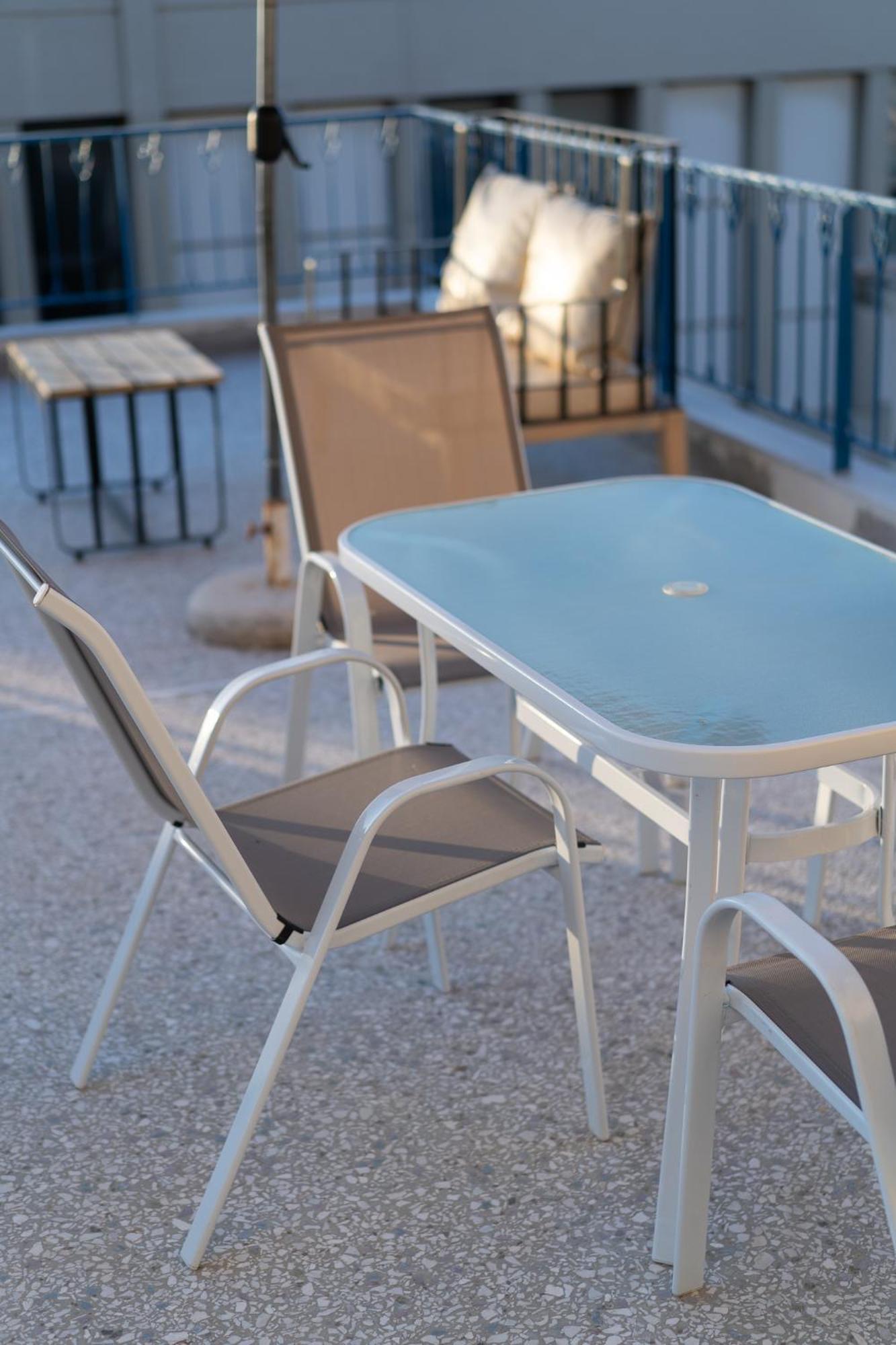 Central Mytilene City-View Apartment For 7 Exterior foto